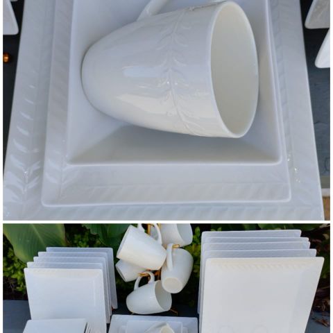 24 pc ceremic dinner set square. 