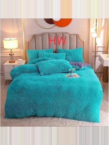 Fluffy duvet with 4 pillowscases and a Bedsheet 