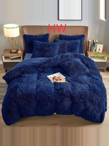 Fluffy duvet with 4 pillowscases and a Bedsheet 