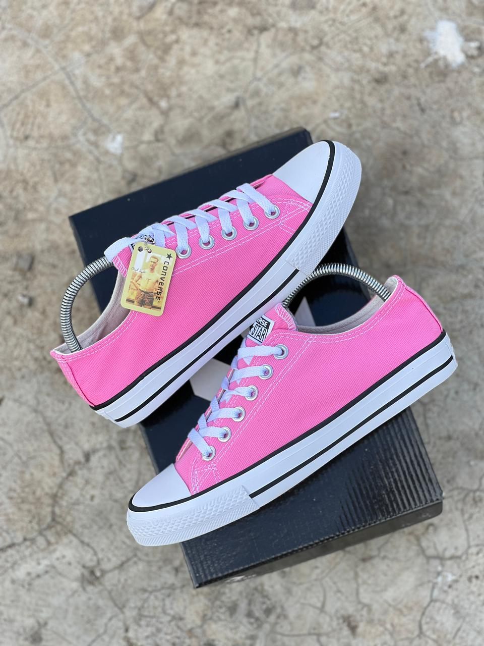 CONVERSE 

