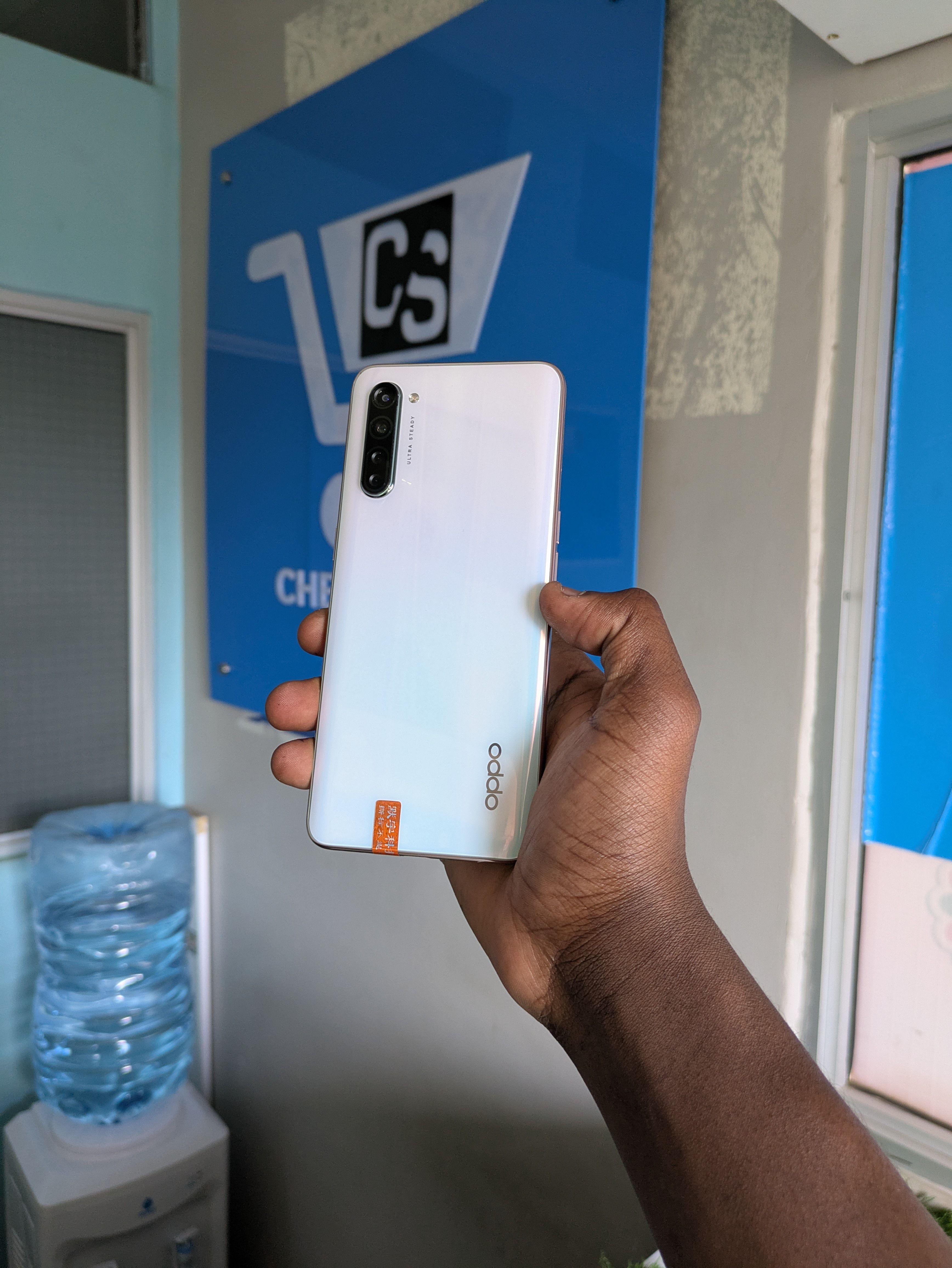 OPPO RENO 3 5G 128GB ROM 8GB RAM DISPLAY 6.4 INCH REAR CAMERA 48MP + 13MP + 8MP + 2MP(NOFINGERPRINT)