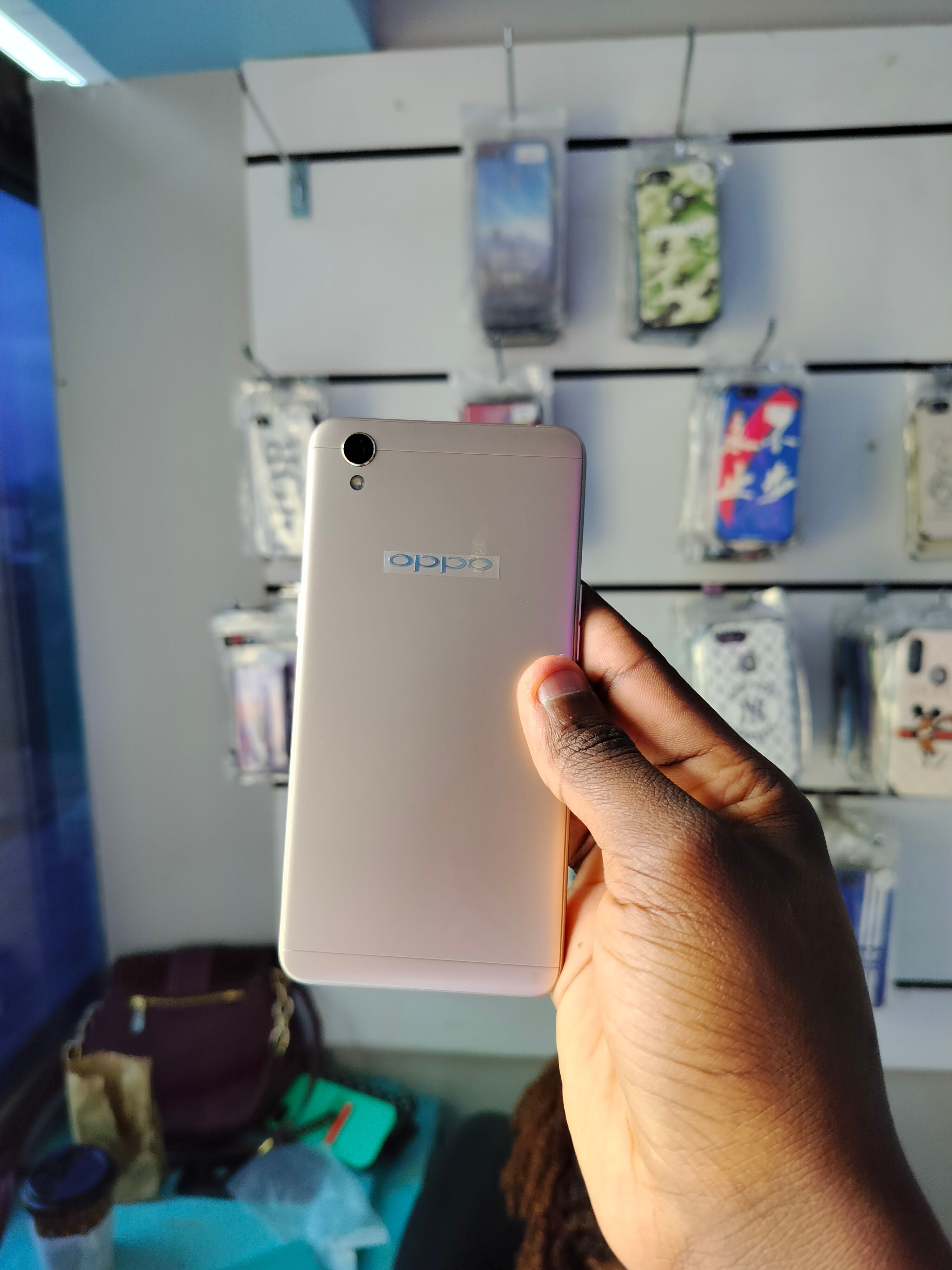 OPPO A37 2GB RAM 16GB ROM DISPLAY 5.0 INCHES REAR CAMERA 8MP FRONT CAMERA 5MP  ANDROID 5