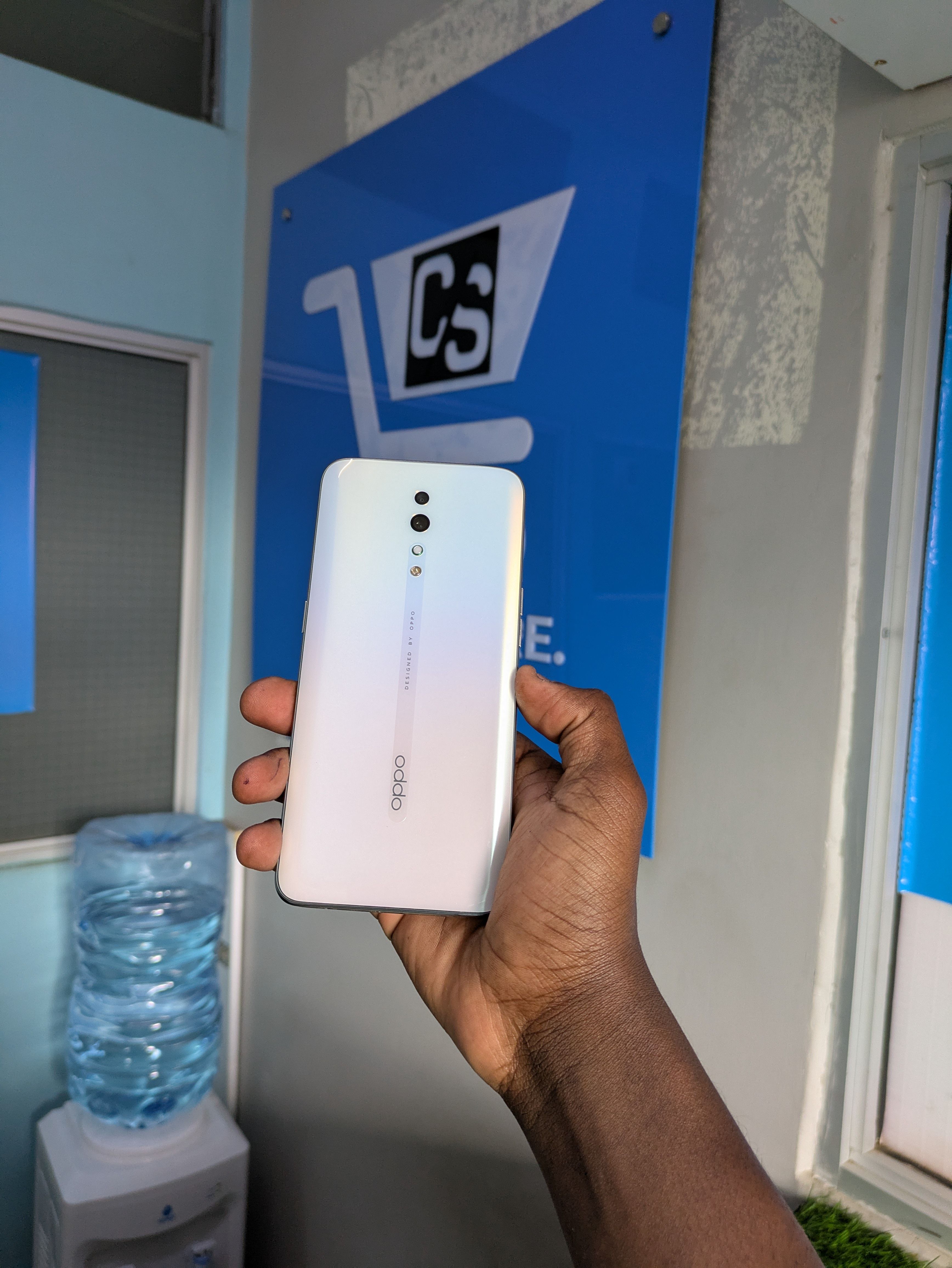 OPPO RENO Z 256GB ROM 6GB RAM DISPLAY 6.4INCHES REAR CAMERA 48MP + 5MP FRONT CAMERA 32MP WHITE/BLUE