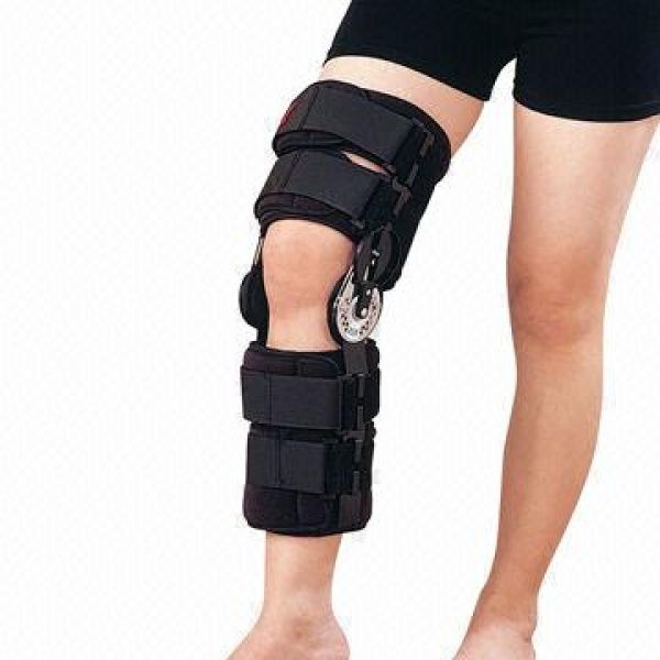 ADJUSTABLE HINGED KNEE/LEG SPLINT
