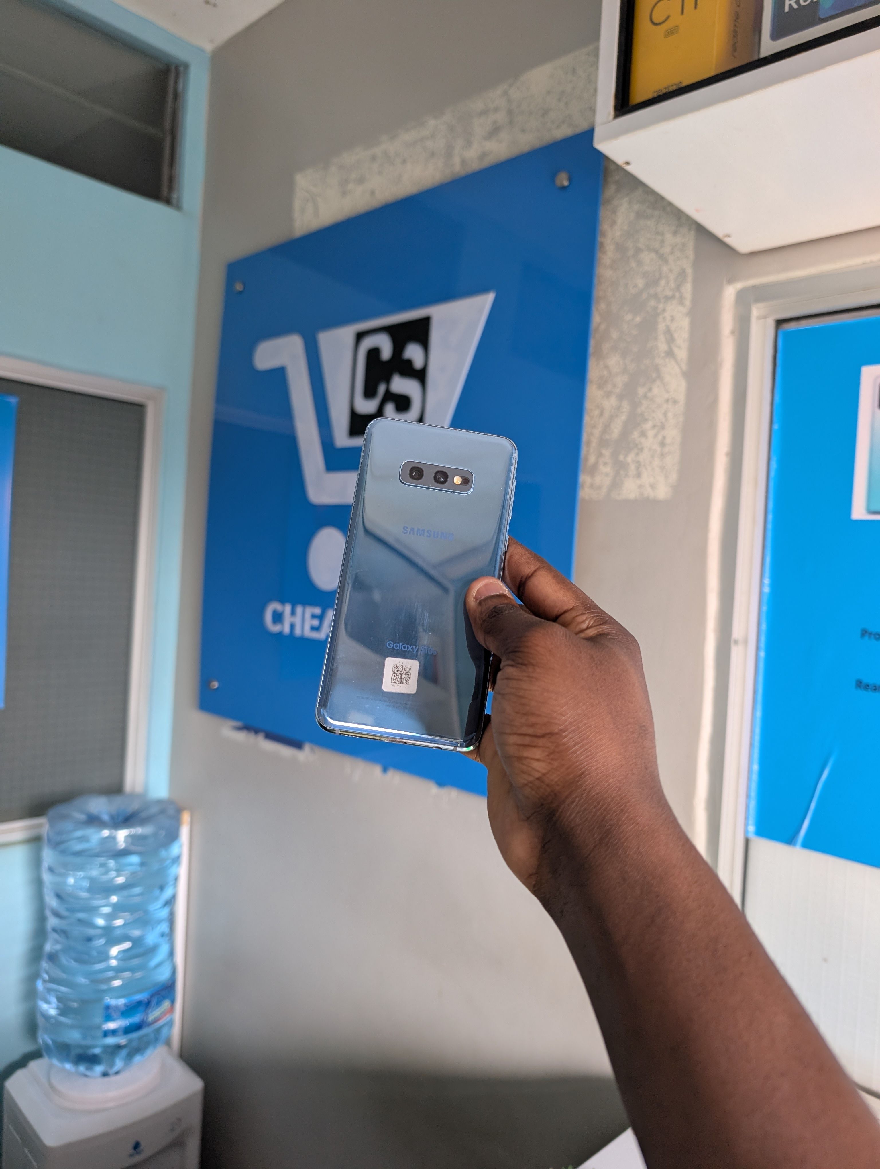 EX-UK SAMSUNG S10E 128GB ROM 6GB RAM BLUE EX-UK SAMSUNG S10E 128GB ROM 6GB RAM BLUE