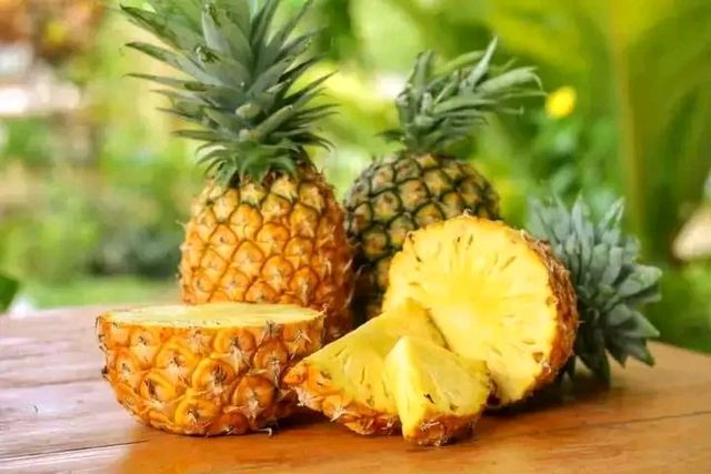 Fresh Pineaples