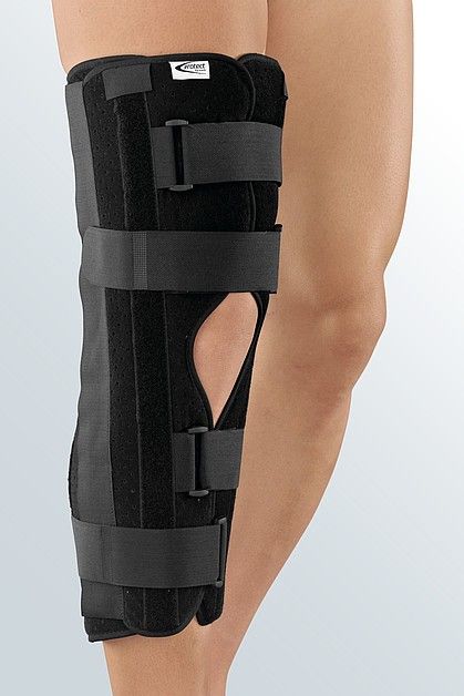 Knee immobiliser