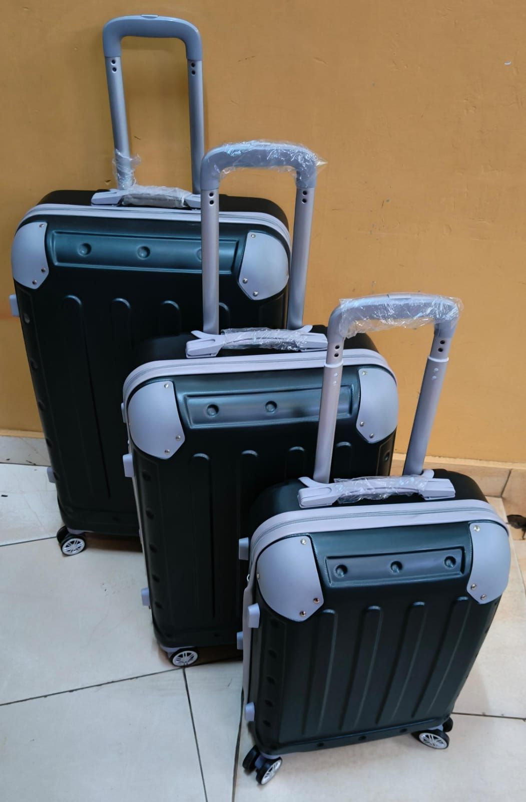 3 in 1 Luxurious Fibre Suitcase